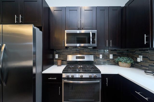 136 8TH STREET N, St Petersburg, FL 33701