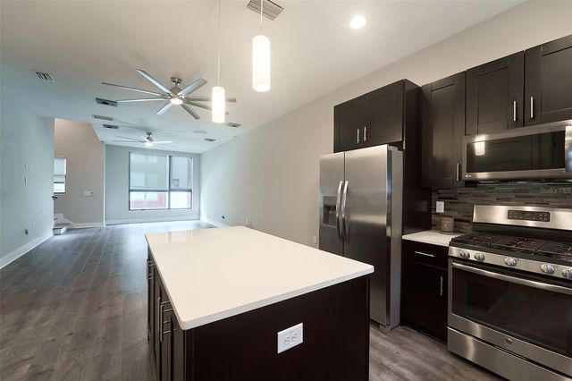 136 8TH STREET N, St Petersburg, FL 33701