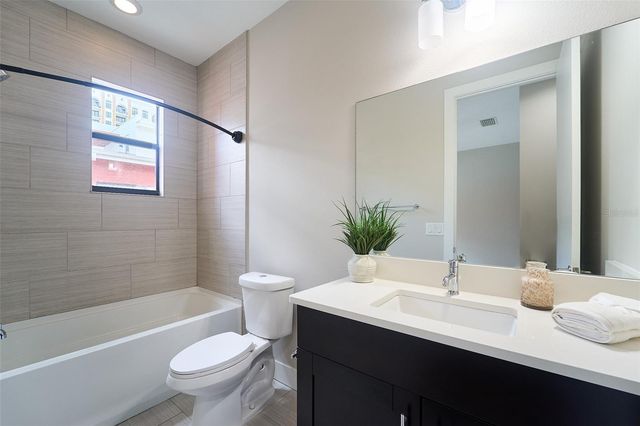 136 8TH STREET N, St Petersburg, FL 33701