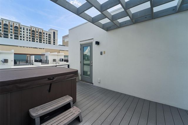 136 8TH STREET N, St Petersburg, FL 33701