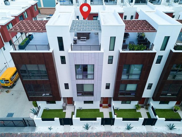 136 8TH STREET N, St Petersburg, FL 33701