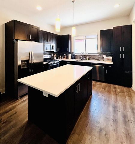136 8TH STREET N, St Petersburg, FL 33701
