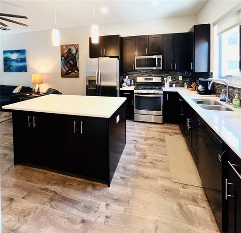 136 8TH STREET N, St Petersburg, FL 33701