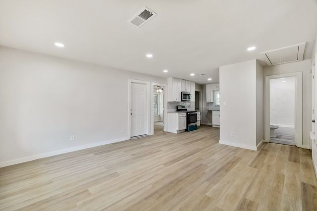 2108 Oakwood Street, Haltom City, TX 76117