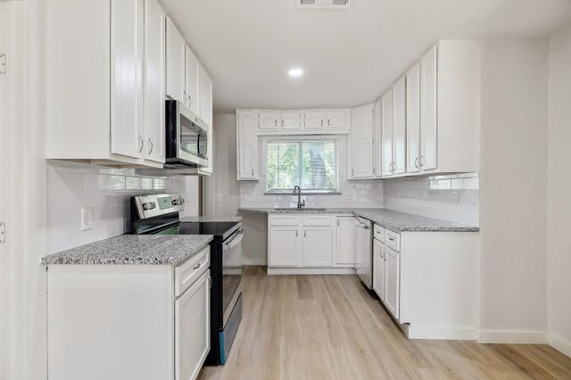 2108 Oakwood Street, Haltom City, TX 76117