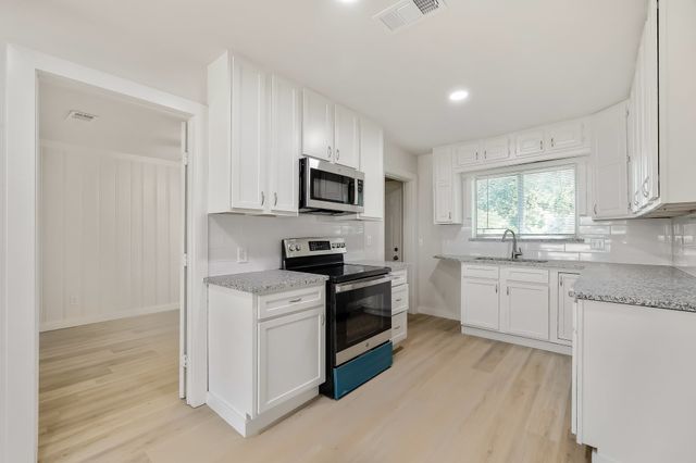 2108 Oakwood Street, Haltom City, TX 76117