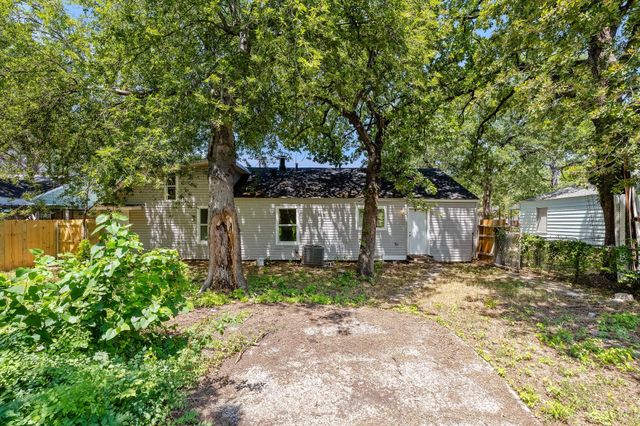 2108 Oakwood Street, Haltom City, TX 76117