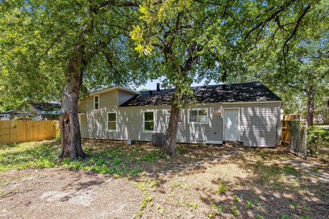 2108 Oakwood Street, Haltom City, TX 76117