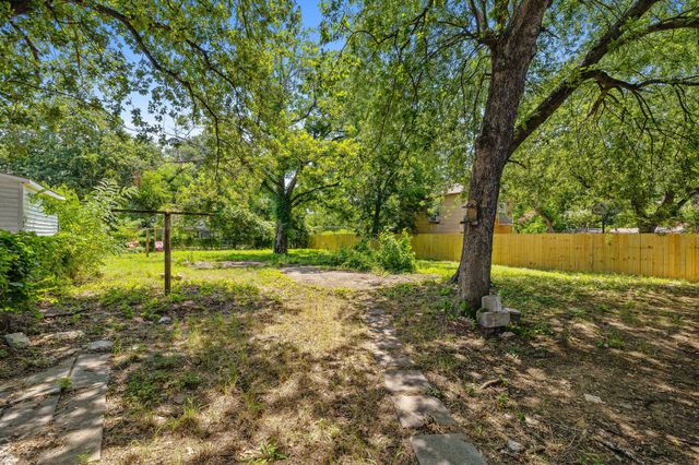 2108 Oakwood Street, Haltom City, TX 76117