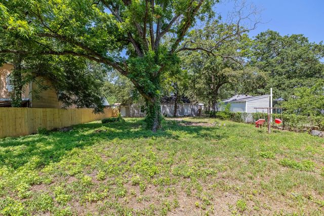 2108 Oakwood Street, Haltom City, TX 76117