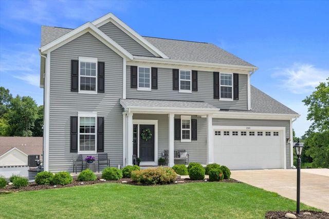 2501 Marie CIRCLE, Waukesha, WI 53189