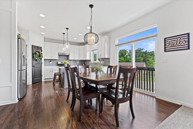 2501 Marie CIRCLE, Waukesha, WI 53189