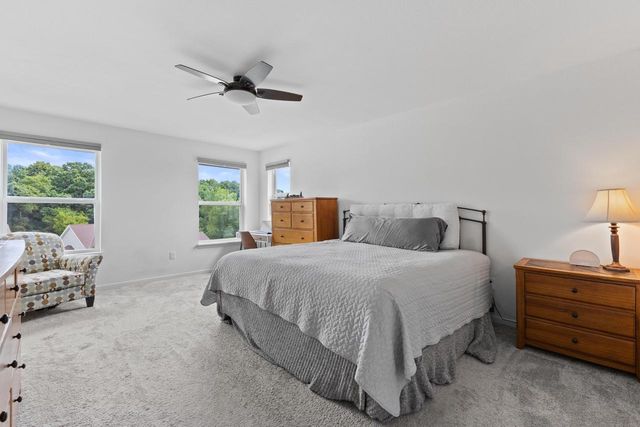 2501 Marie CIRCLE, Waukesha, WI 53189