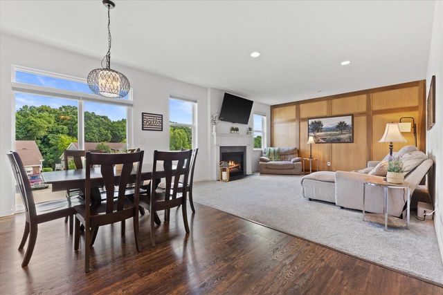 2501 Marie CIRCLE, Waukesha, WI 53189
