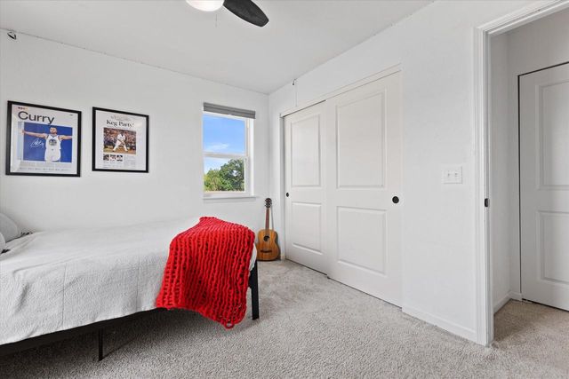 2501 Marie CIRCLE, Waukesha, WI 53189