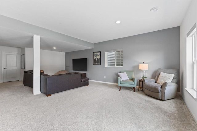 2501 Marie CIRCLE, Waukesha, WI 53189