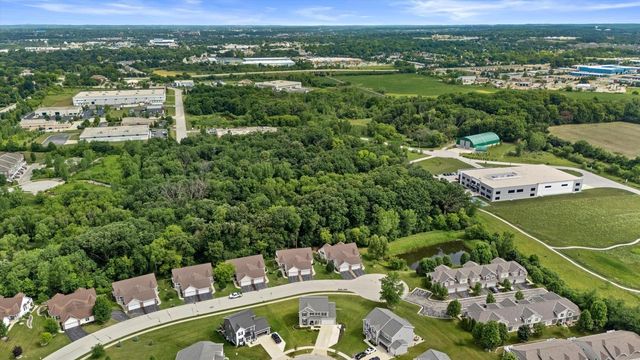 2501 Marie CIRCLE, Waukesha, WI 53189