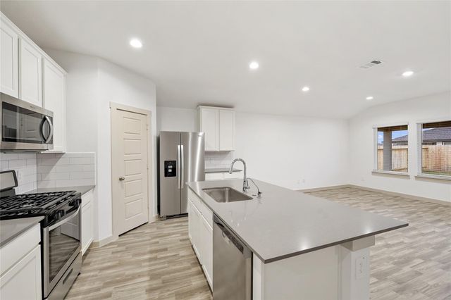 714 Boer Plains Drive, Rosharon, TX 77583