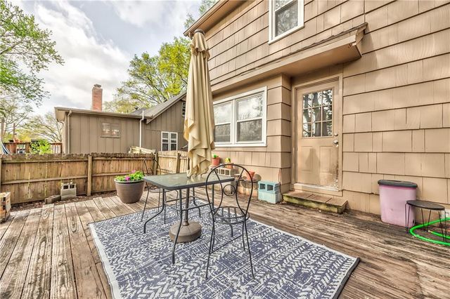 404 S Winterbrooke Drive, Olathe, KS 66062