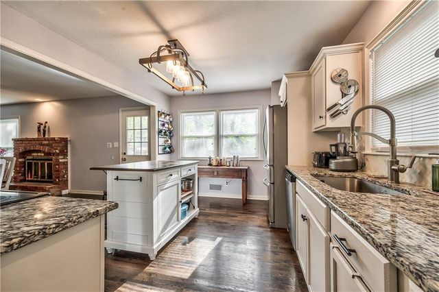 404 S Winterbrooke Drive, Olathe, KS 66062
