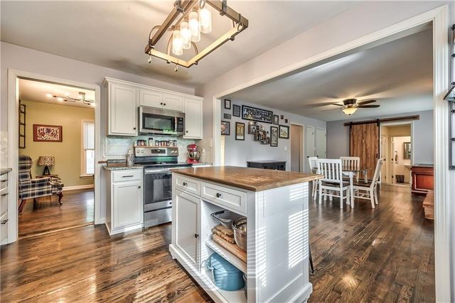 404 S Winterbrooke Drive, Olathe, KS 66062