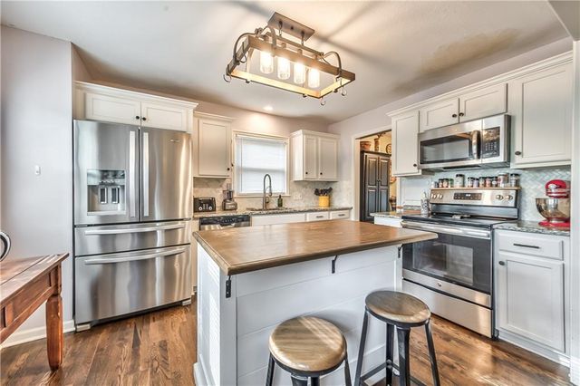 404 S Winterbrooke Drive, Olathe, KS 66062
