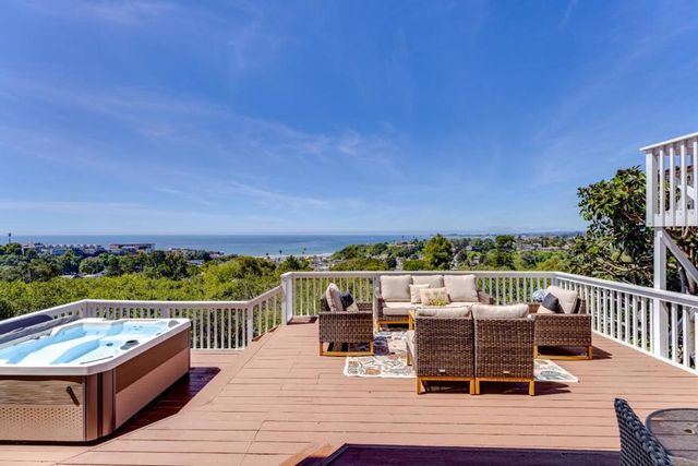 220 Shoreview Drive, Aptos, CA 95003