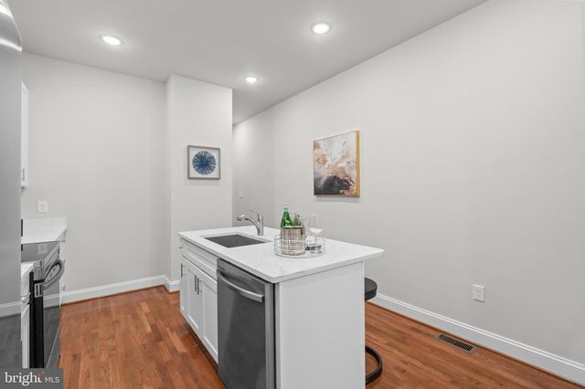 2103 MCCULLOH ST, Baltimore, MD 21217