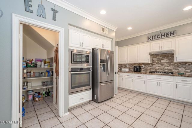1014 Borden Avenue, Simi Valley, CA 93065