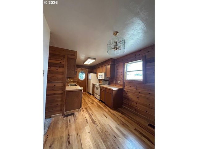 238 DAWSON St, Halfway, OR 97834