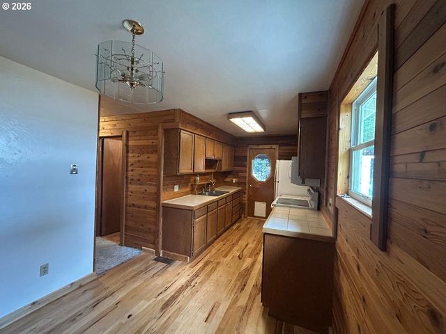 238 DAWSON St, Halfway, OR 97834