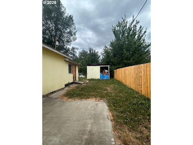 238 DAWSON St, Halfway, OR 97834