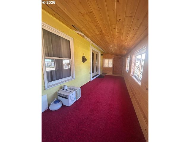 238 DAWSON St, Halfway, OR 97834