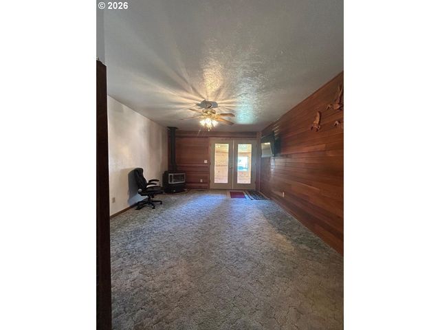 238 DAWSON St, Halfway, OR 97834