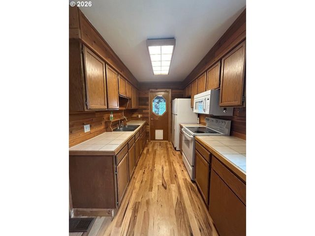 238 DAWSON St, Halfway, OR 97834