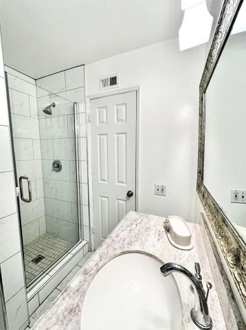 26261 Veva Way, Calabasas, CA 91302