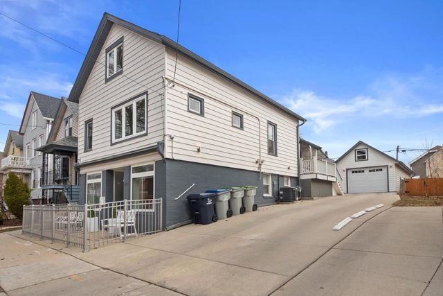1850 Arlington PLACE, Milwaukee, WI 53202