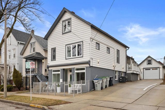 1850 Arlington PLACE, Milwaukee, WI 53202