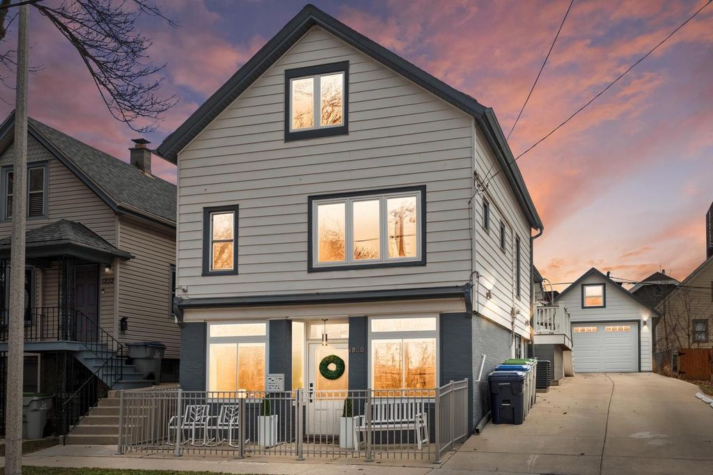 1850 Arlington PLACE, Milwaukee, WI 53202