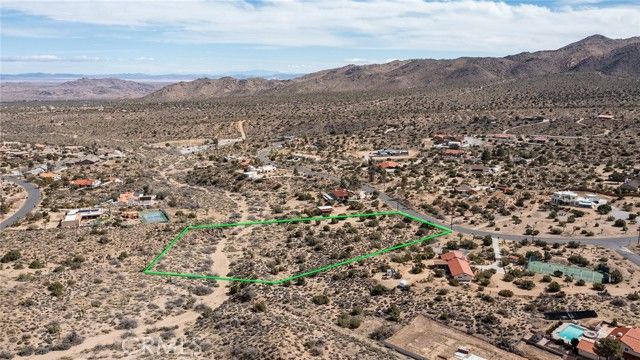 9486 Carmelita Circle, Yucca Valley, CA 92284