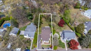 31 Iroquois Trl, Denville Twp., NJ 07834