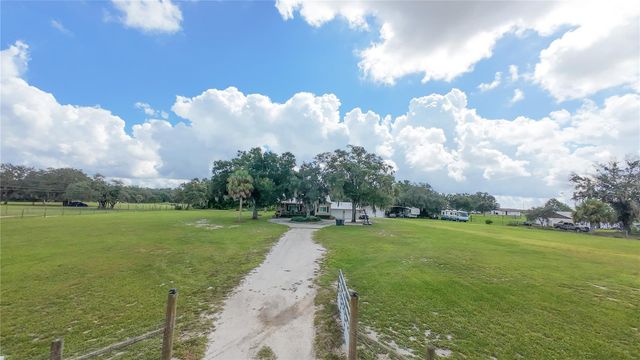 2124 FOX RUN LANE, Lake Wales, FL 33898