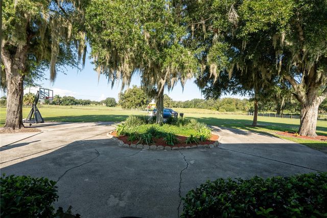 2124 FOX RUN LANE, Lake Wales, FL 33898