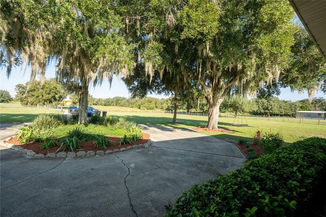 2124 FOX RUN LANE, Lake Wales, FL 33898