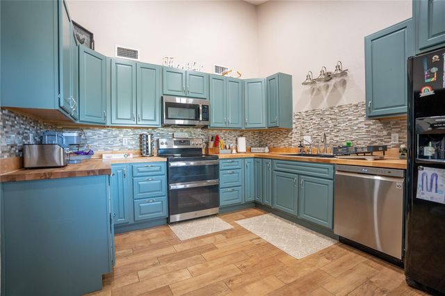 2124 FOX RUN LANE, Lake Wales, FL 33898