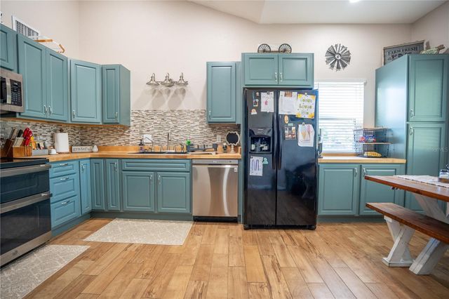 2124 FOX RUN LANE, Lake Wales, FL 33898