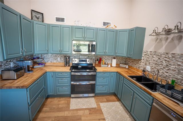 2124 FOX RUN LANE, Lake Wales, FL 33898