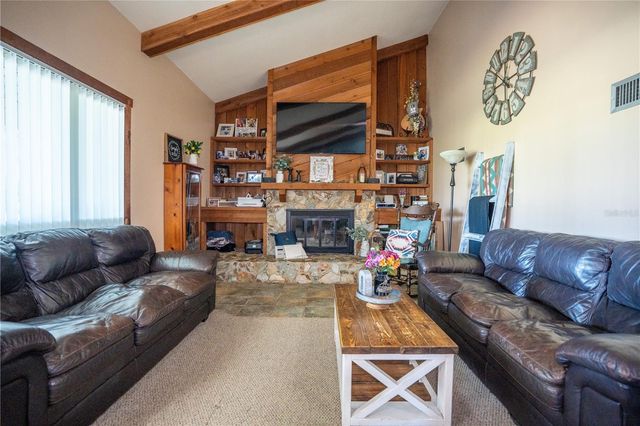 2124 FOX RUN LANE, Lake Wales, FL 33898