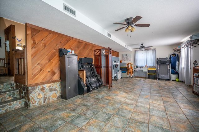 2124 FOX RUN LANE, Lake Wales, FL 33898