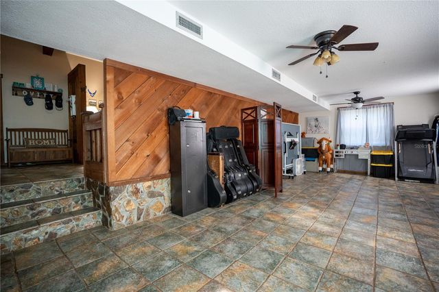 2124 FOX RUN LANE, Lake Wales, FL 33898